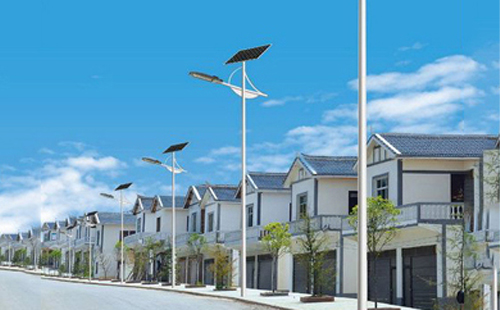 班玛太阳能路灯配置与在乡村道路照明中的应用