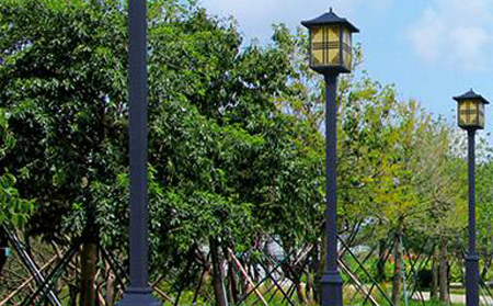 太阳能班玛庭院灯价格为何差三倍？关键看这几点